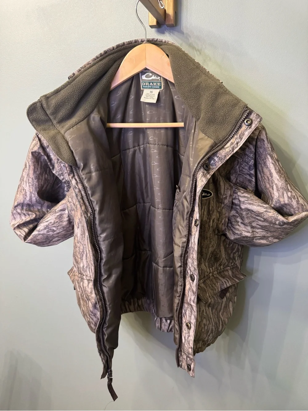 Drake Kids' Mossy Oak Bottomland Camo Puffer Jacket - Brown & Green